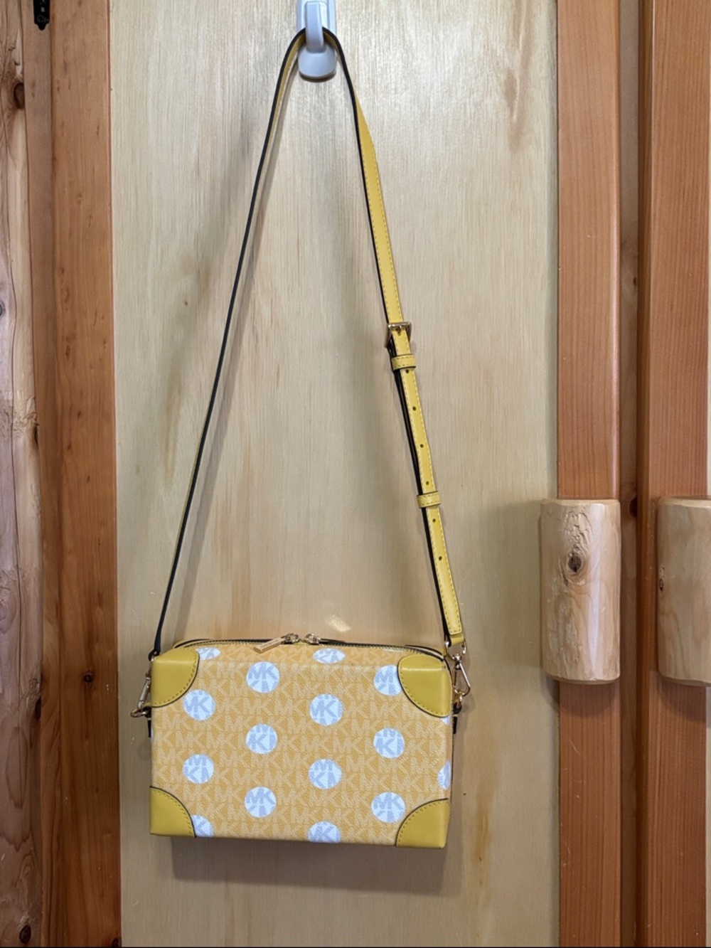 Michael Kors Jeannie Daisy Yellow Trunk Bag - Picture 2 of 5